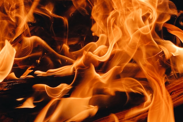 La star de la télévision américaine Jay Leno brûlée dans un incendie : « Je vais bien ».
